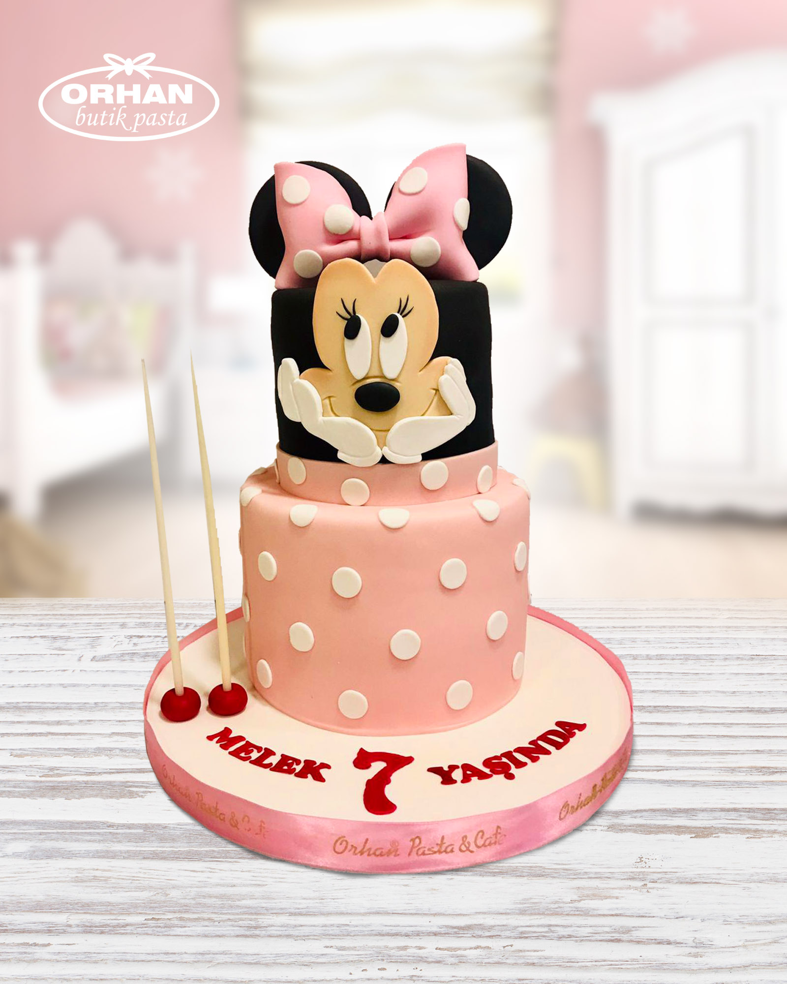 Pink Mrs Mickey Mouse Doğum Günü Pastası