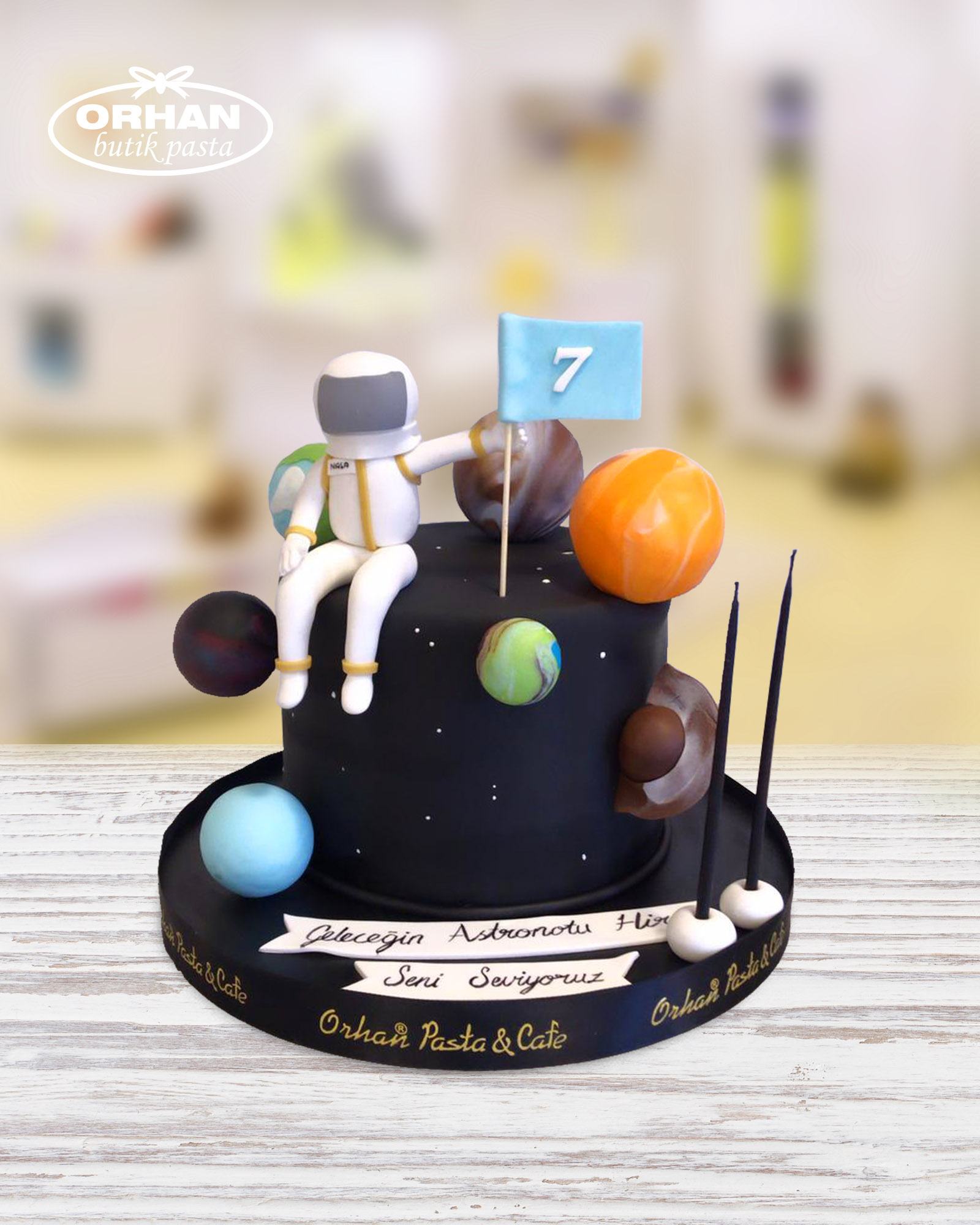 Astronot ve Gezegenler Doğum Günü Pastası