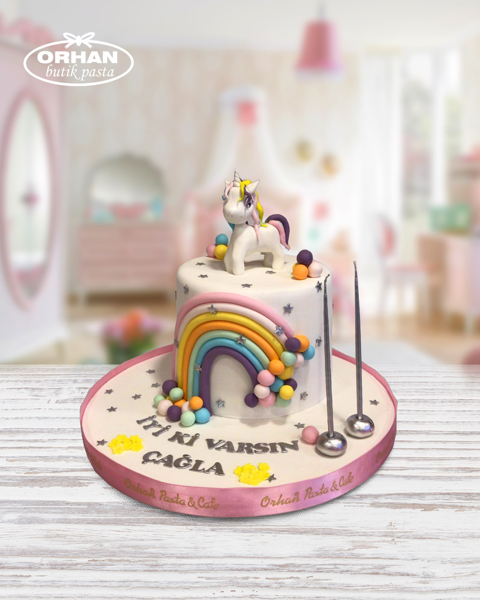 Unicorn Temalı Doğum Günü Pastası
