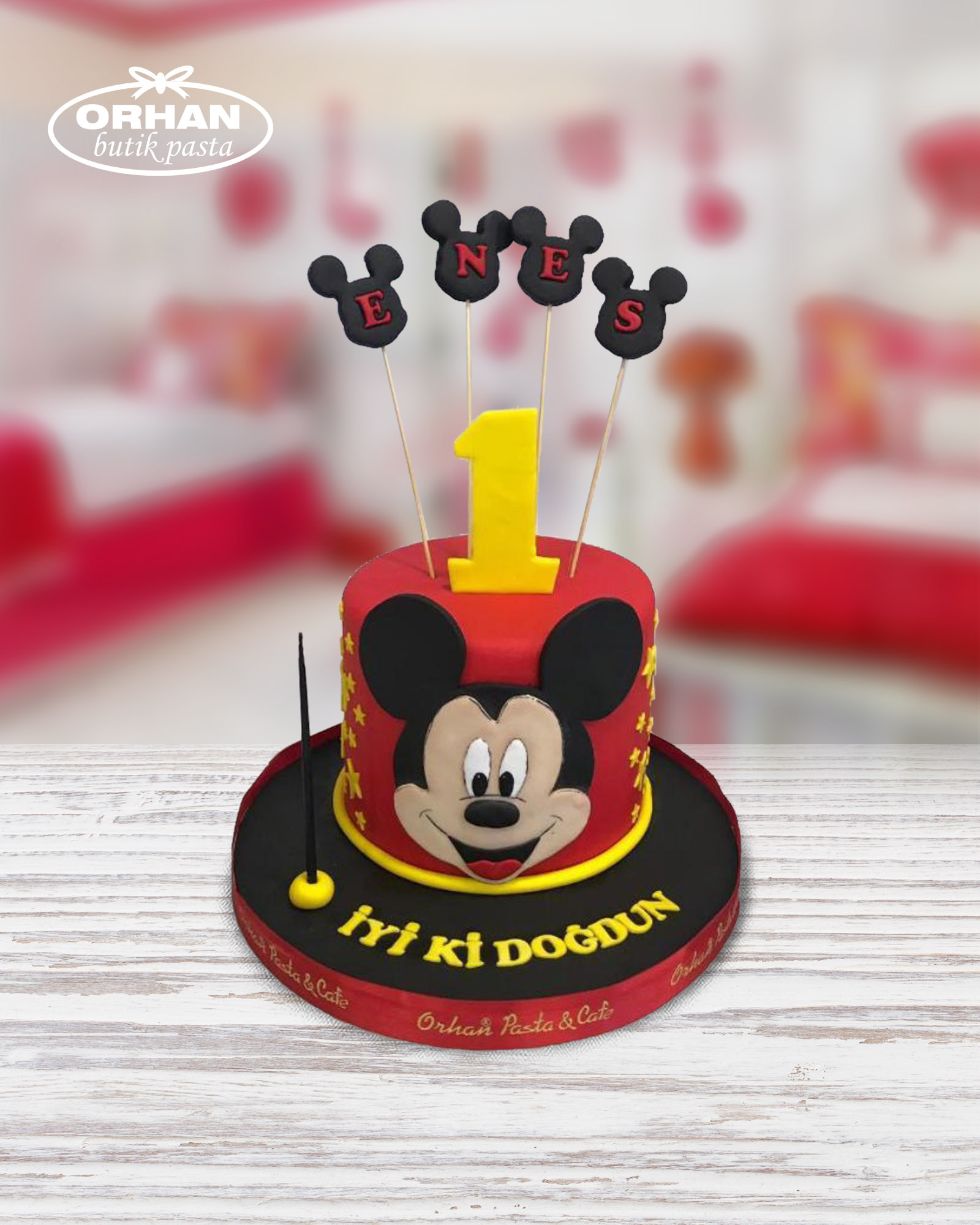Mickey Mouse Bir Yaş Pastası