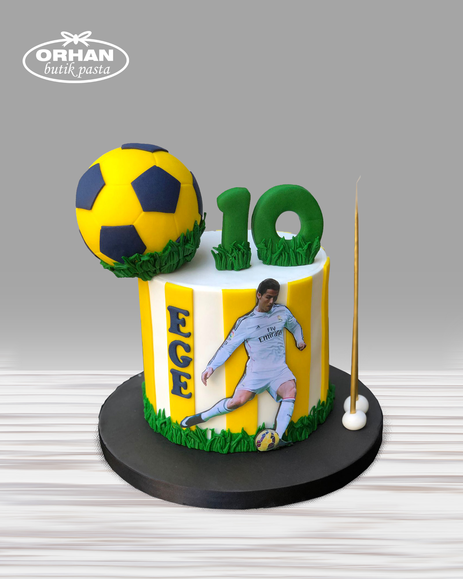 Fenerbahçeli Futbolcu Temalı Doğum Günü Pastası